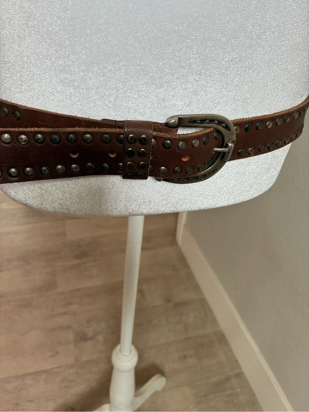 Western Antique Silver Studs Brown Leather Belt With Horse Shoe Buckle